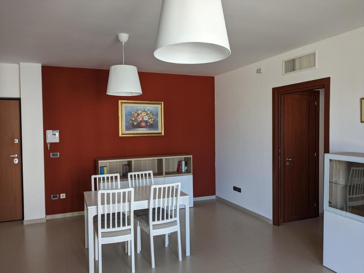 La Casa Dei Due Mari - Large Apartment With Parking タラント エクステリア 写真